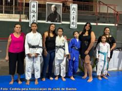 Tsukinami Shiai de Setembro do Judô Bastos reúne alunos, pais e diretores